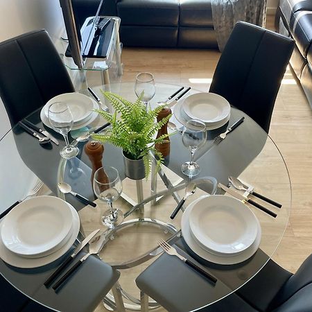 Hk Life Serviced Apartment , City Centre スウィンドン エクステリア 写真