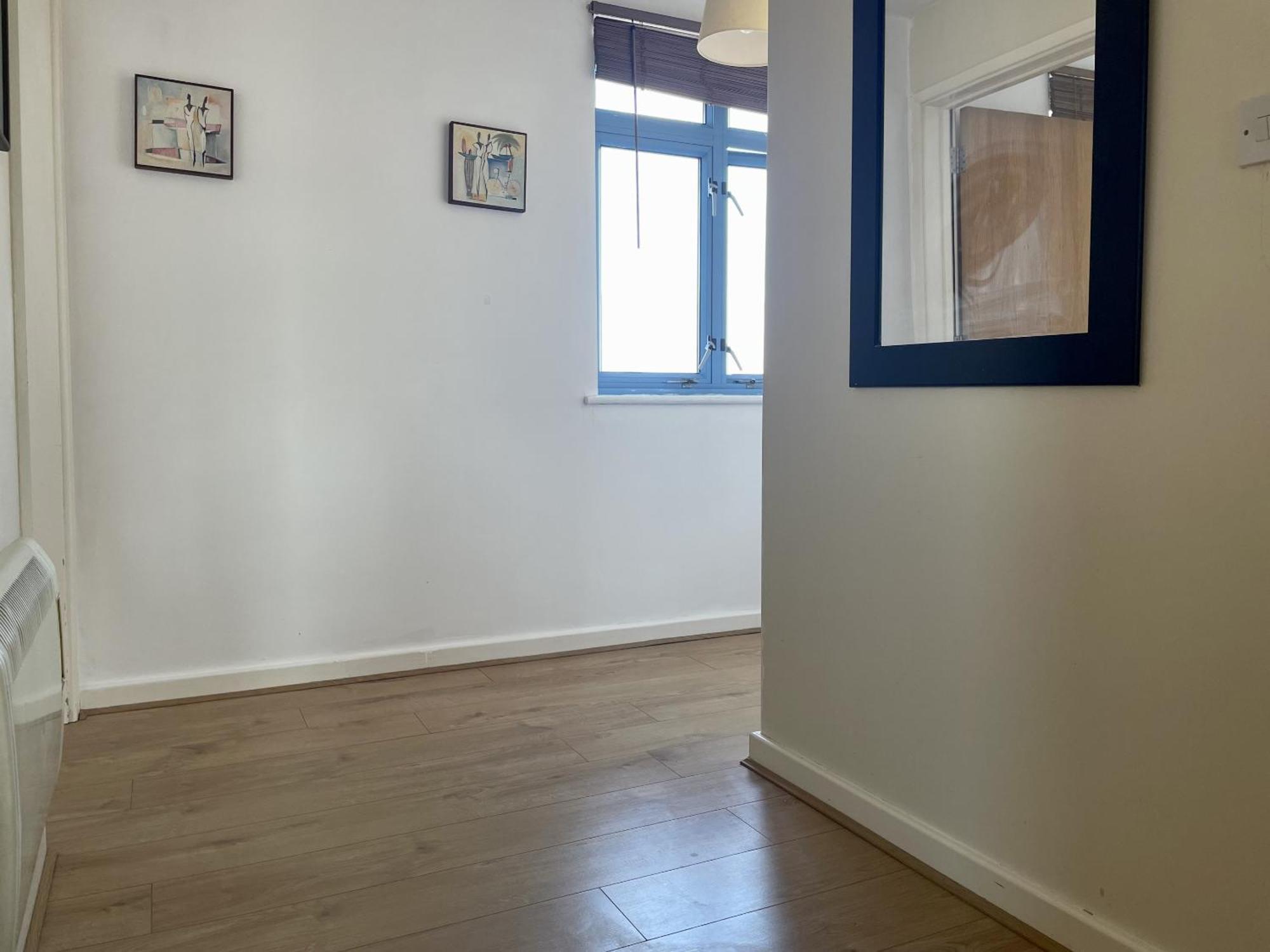 Hk Life Serviced Apartment , City Centre スウィンドン エクステリア 写真