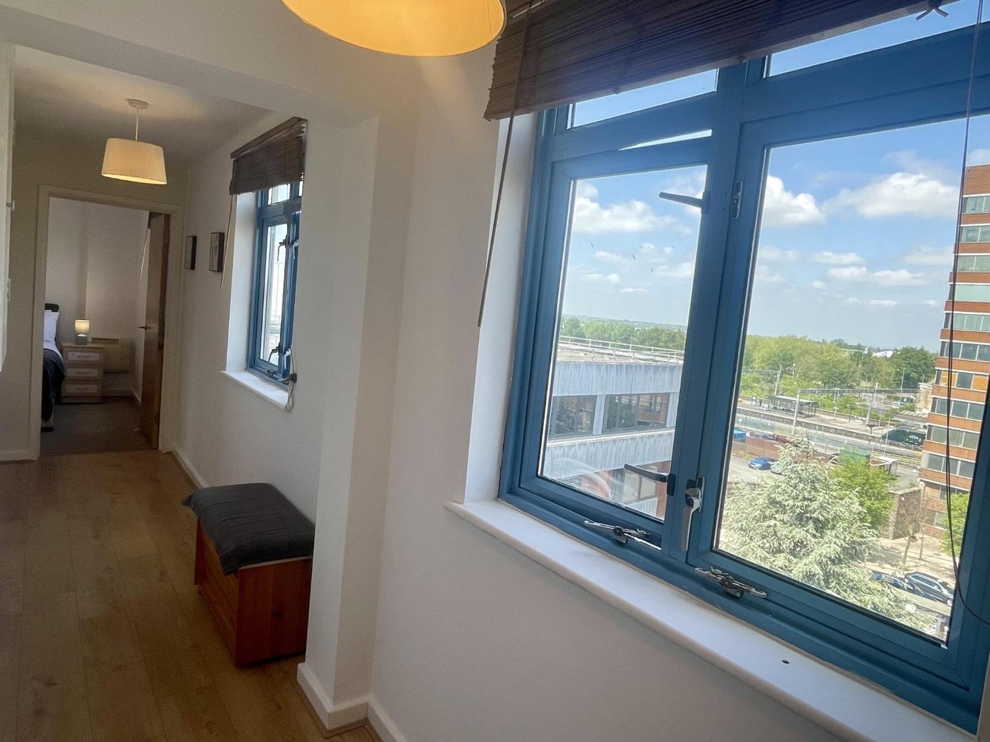 Hk Life Serviced Apartment , City Centre スウィンドン エクステリア 写真