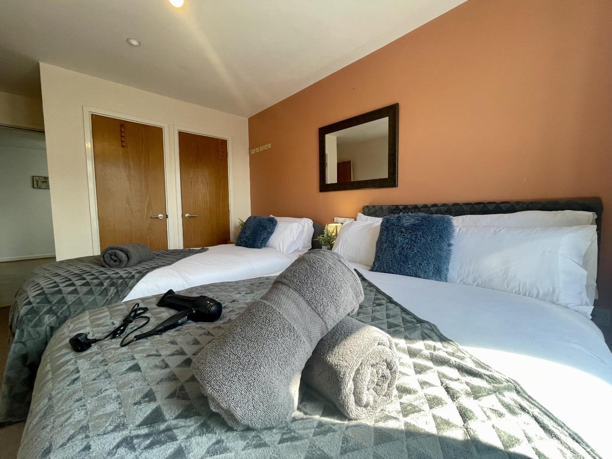 Hk Life Serviced Apartment , City Centre スウィンドン エクステリア 写真