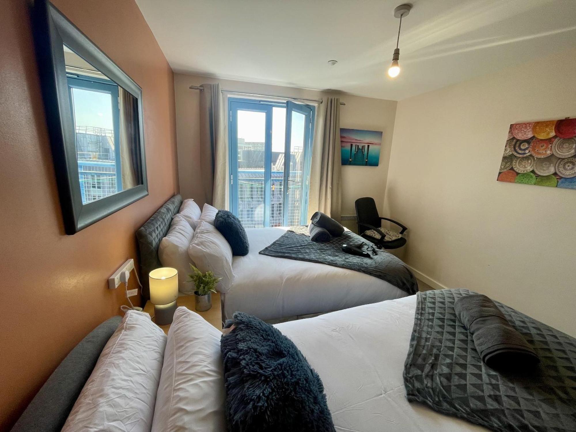 Hk Life Serviced Apartment , City Centre スウィンドン エクステリア 写真