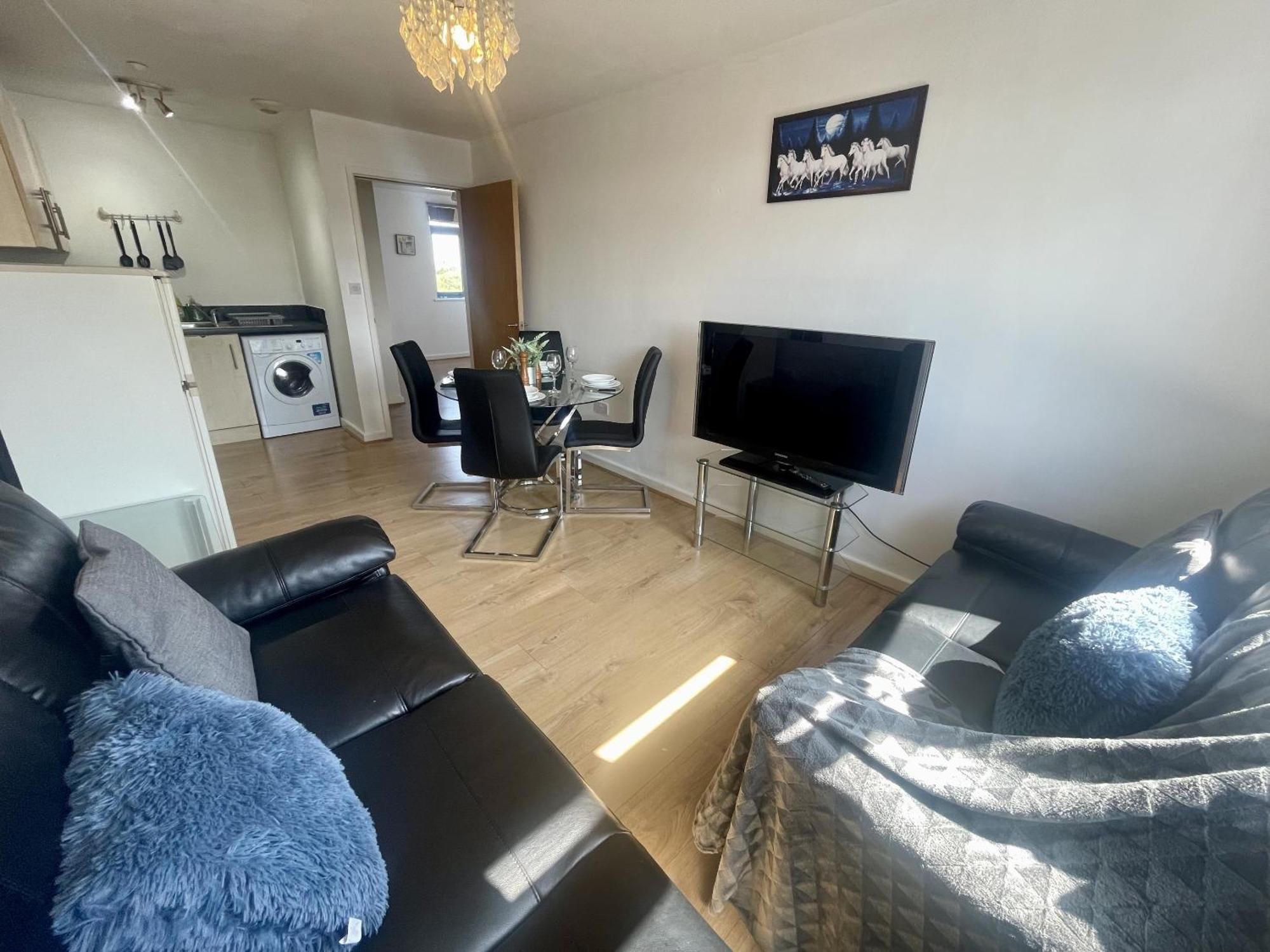 Hk Life Serviced Apartment , City Centre スウィンドン エクステリア 写真